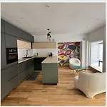 L'opera-gare Apartmán